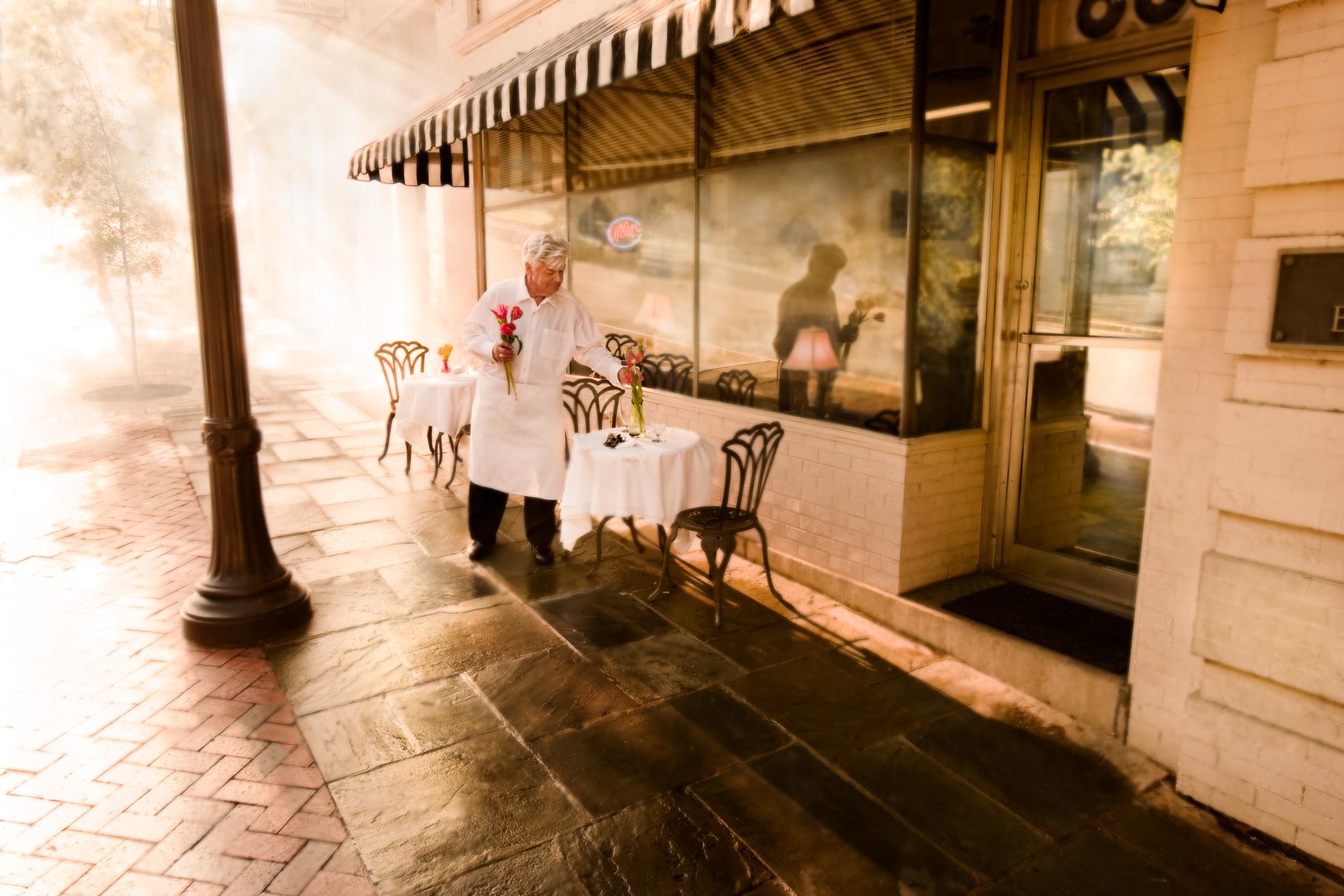 Outdoor-Cafe-Dining-waiter.jpg